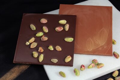 Tablette chocolat pistaches | Gourmandises chocolatées | Pâtisserie Chocolaterie Raffin